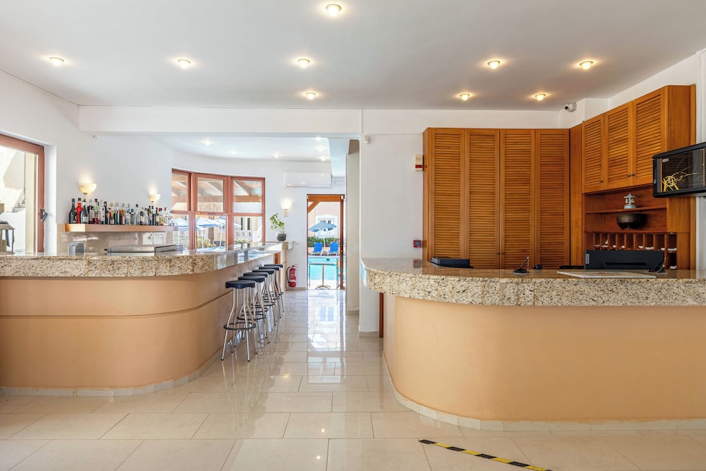 Niros Beach Apartments 10/58