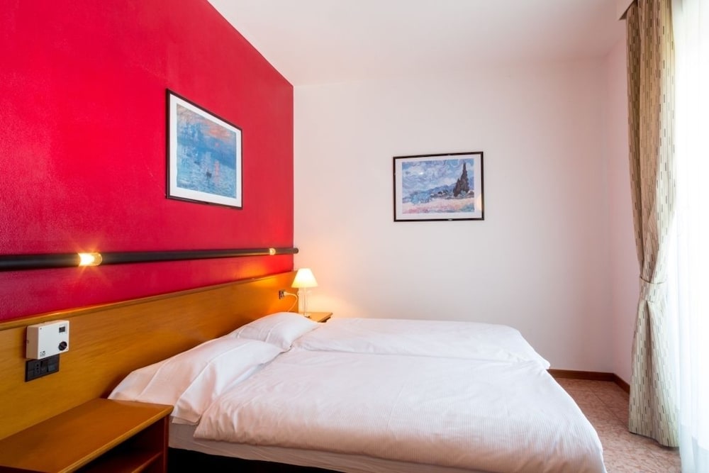 HOTEL PACE 19/65