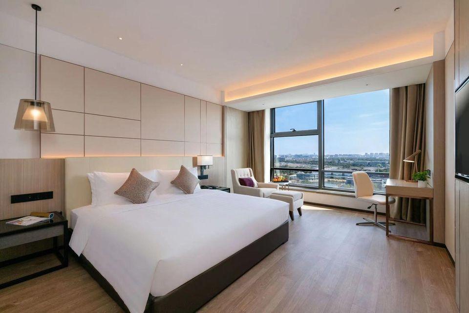 SUPERIOR, KING BED, CITY VIEW