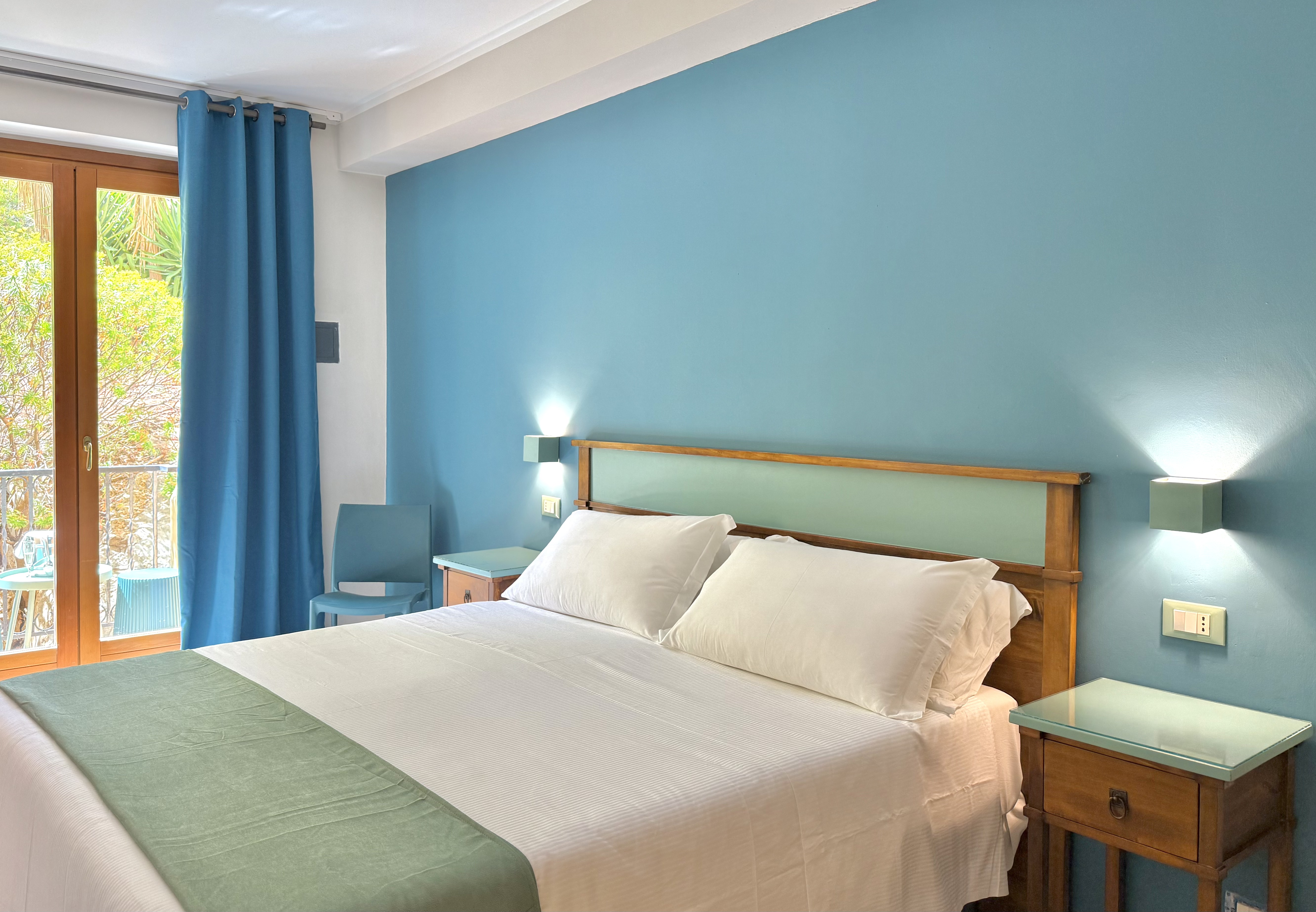 COMFORT, DOUBLE OR TWIN BED