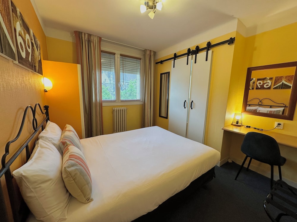Hotel de Caen 8/38
