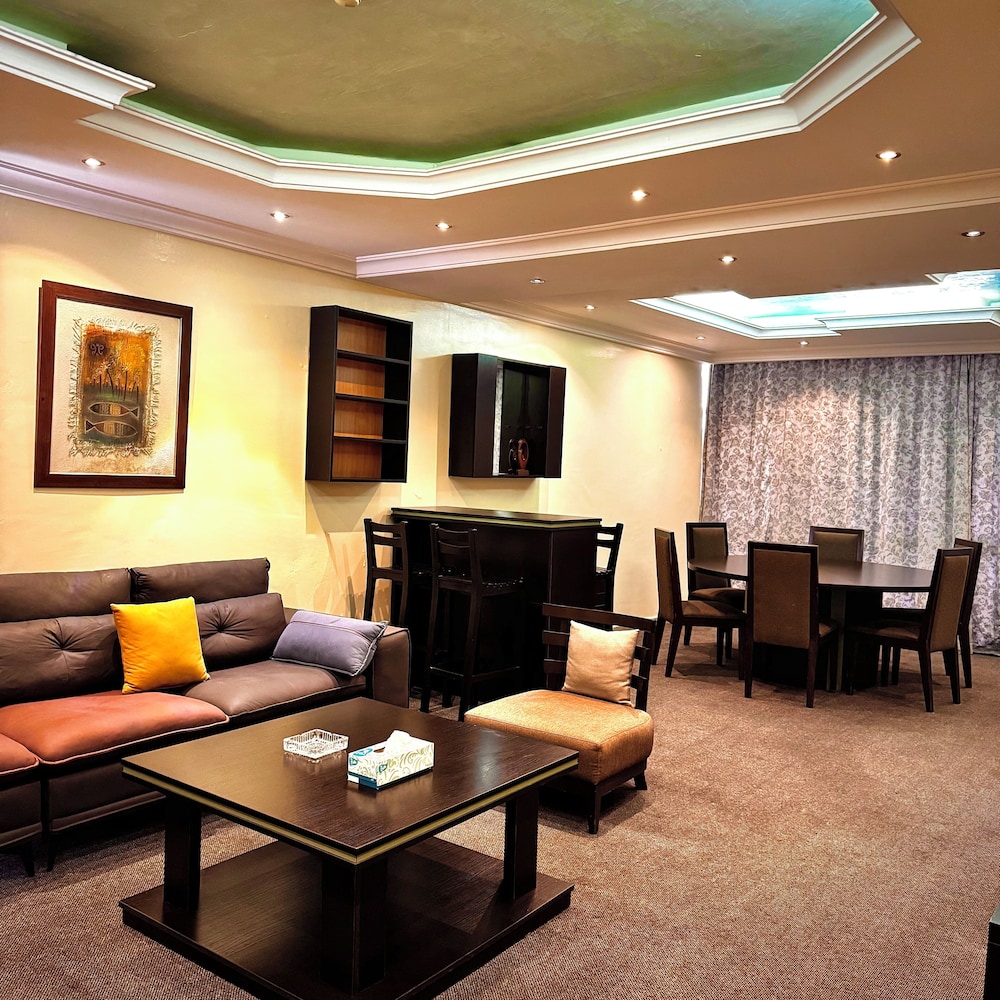 Presidential Hotel 32/50