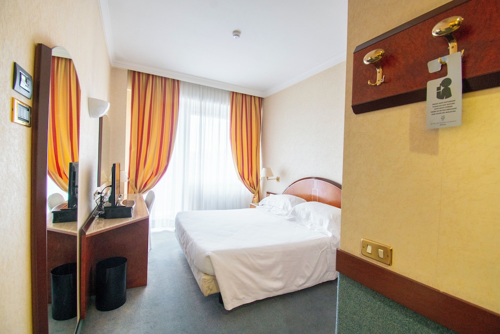غرفة سوبيريور بسريرين منفصلين، Hotel Excelsior San Marco 3/6
