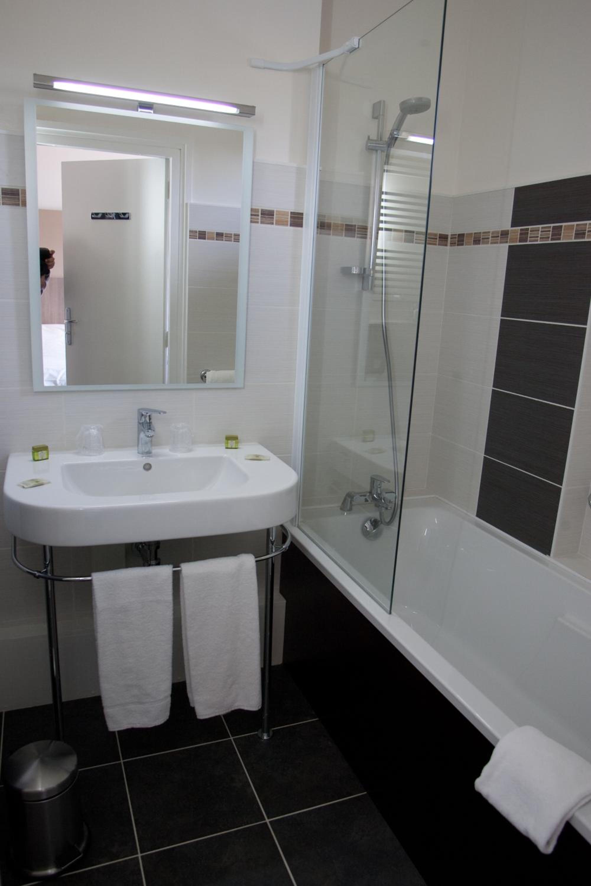 Logis Hotel Chartreuse 45/48