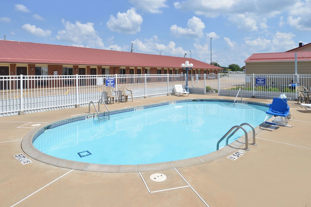 Americas Best Value Inn Suites Siloam Springs 1/26