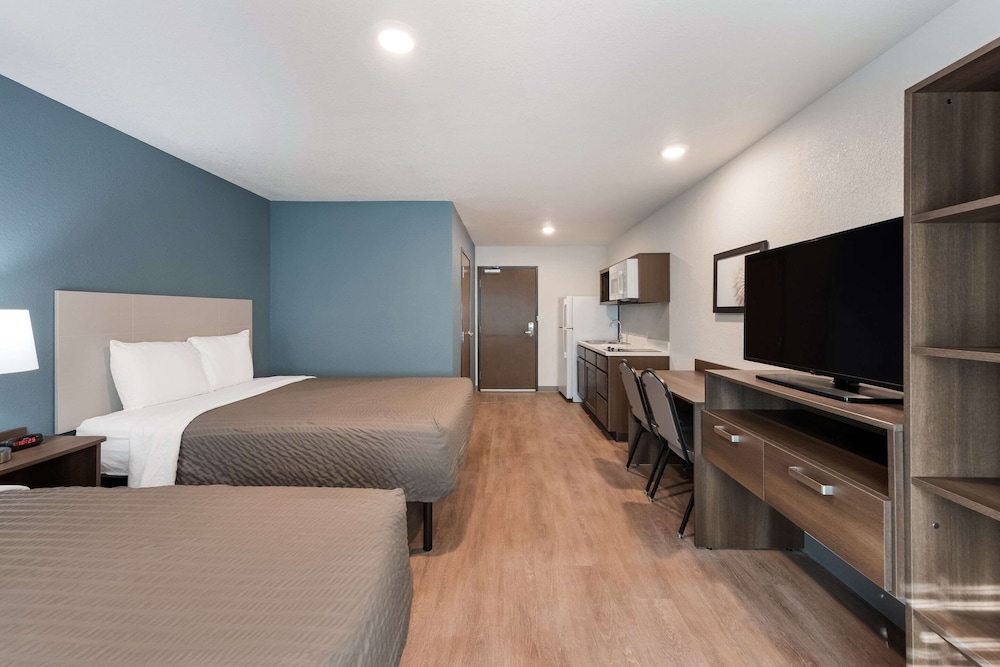 WoodSpring Suites Dayton North 18/42