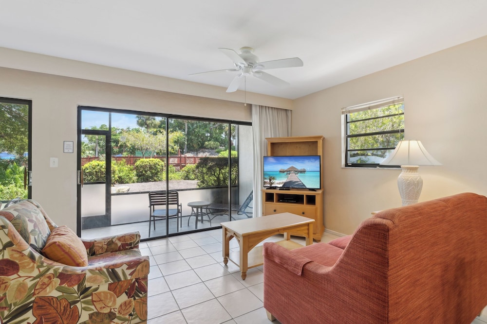 Park Shore Resort 47/60