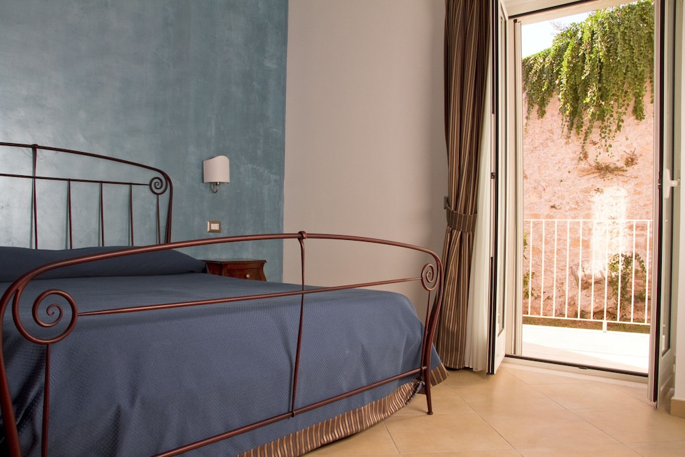 Hotel Il Castellino Relais 12/50