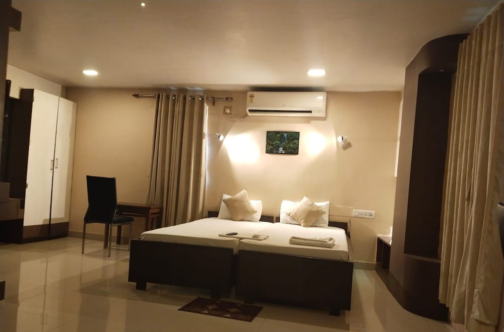 1 BEDROOM, EXECUTIVE, SUITE, SMOKING