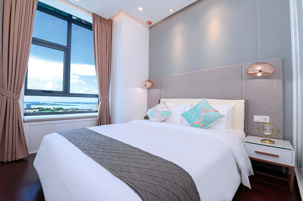 The Peninsula Phnom Penh 15/50