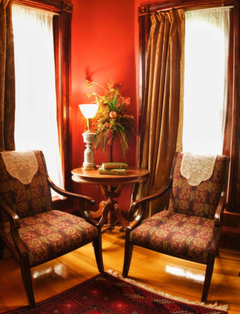 Whiskey Mansion Bed and Breakfast 16/22