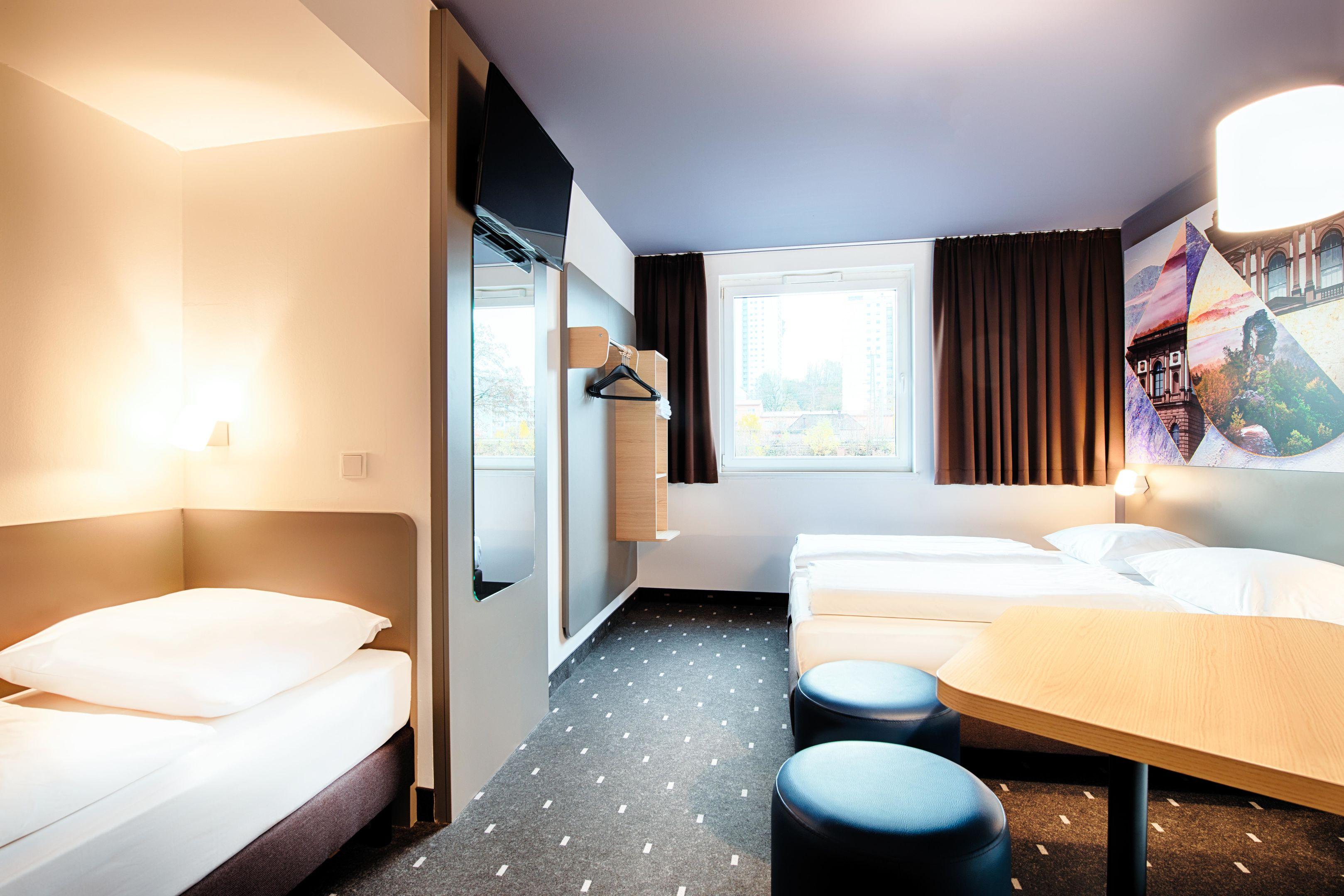 Room, Triple