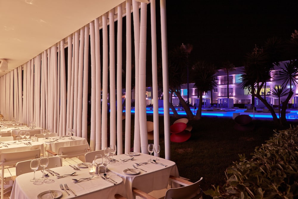 So White Club Resort 43/55
