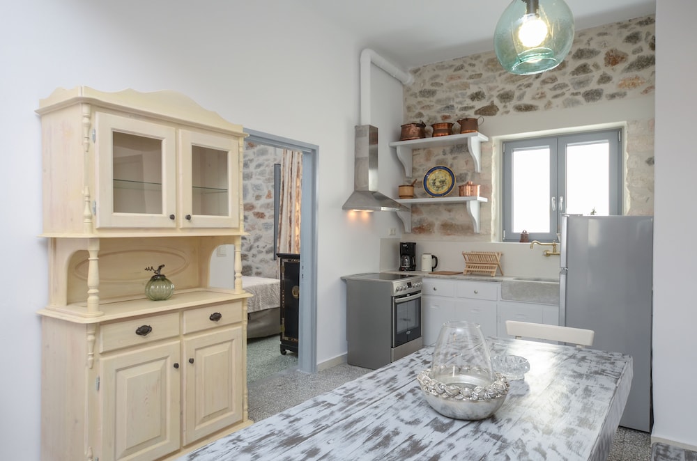 Naxos Center Houses 34/50