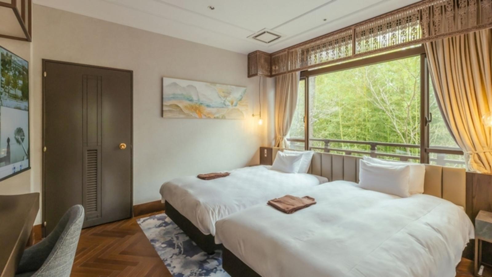 Semi Room, Suite, 2 Semi Double Beds, Mountain View