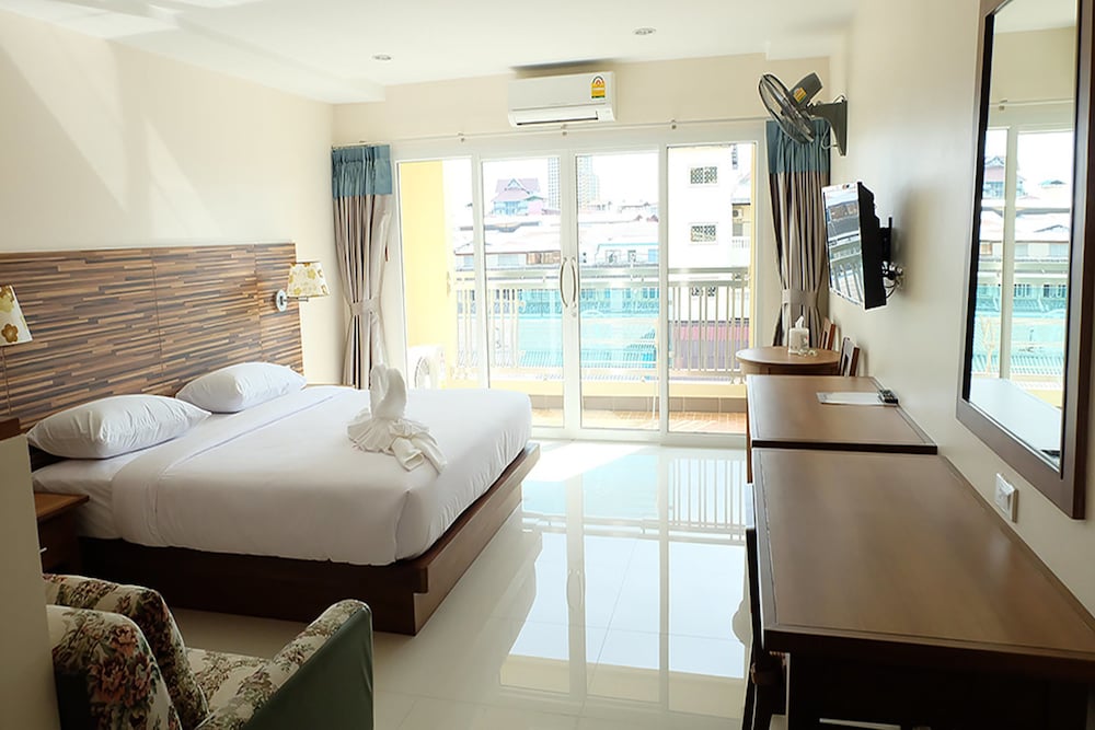 D Hotel Pattaya 7/40