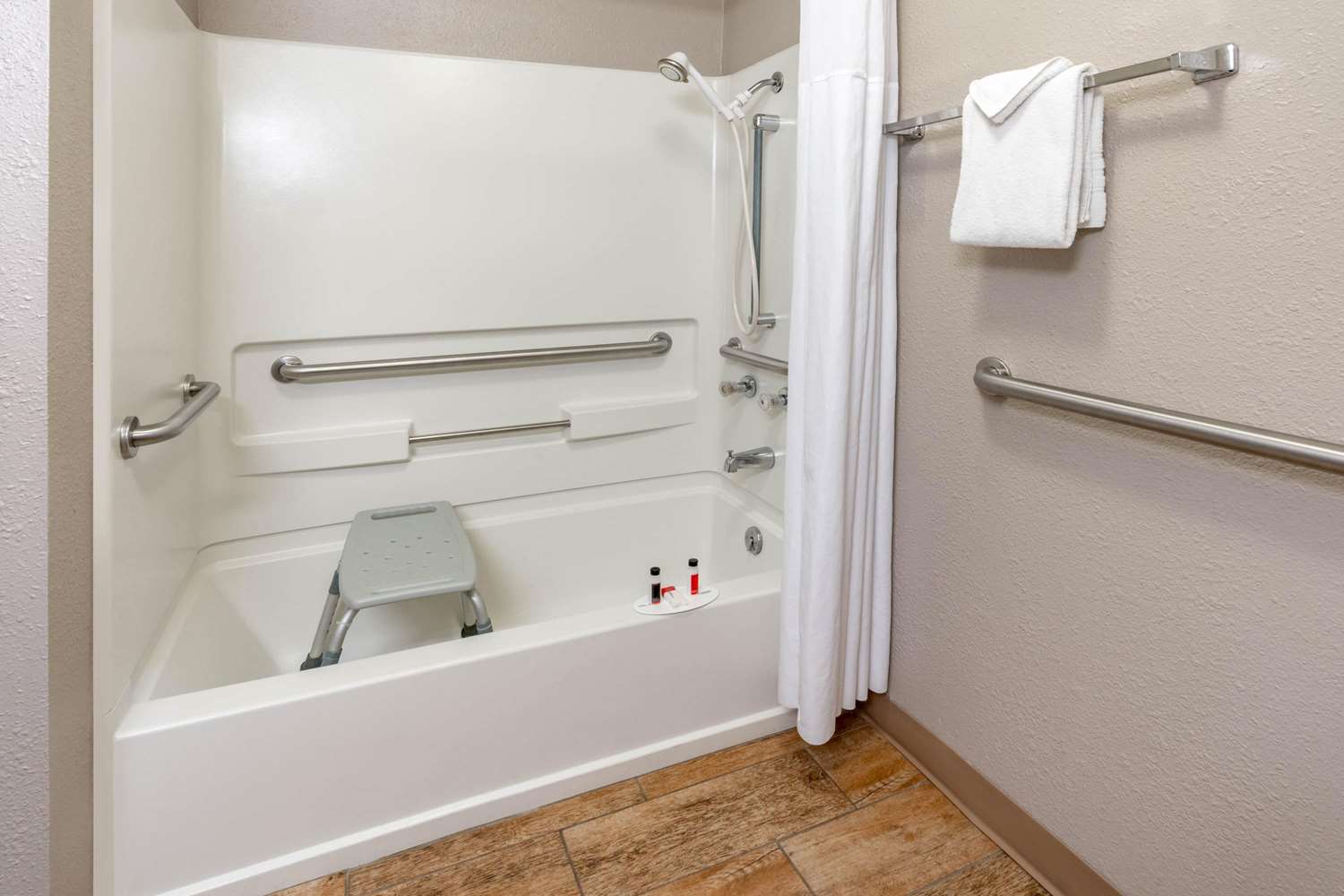 Super 8 by Wyndham Cortez/Mesa Verde Area 20/22