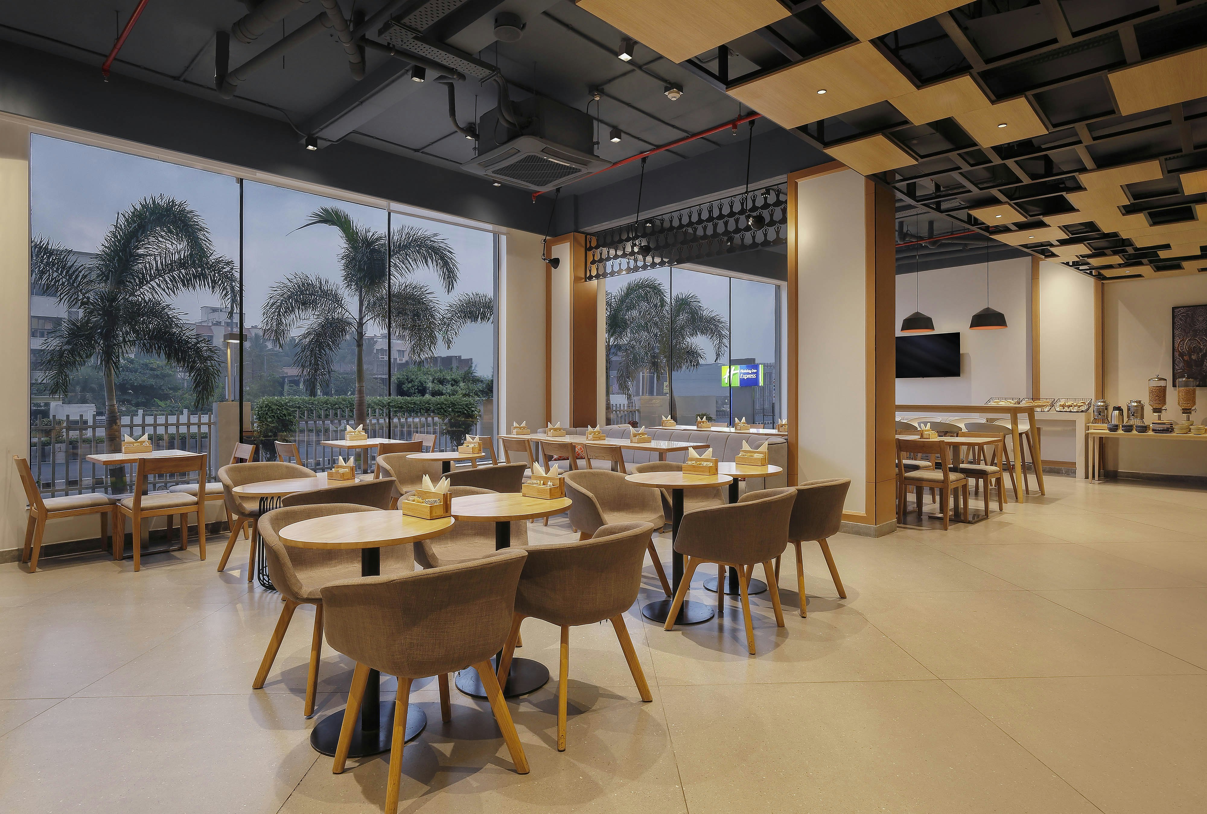 Holiday Inn Express Chennai Omr Thoraipakkam 64/76