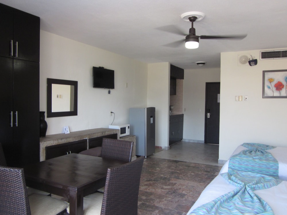Hotel Solamar Inn 32/48
