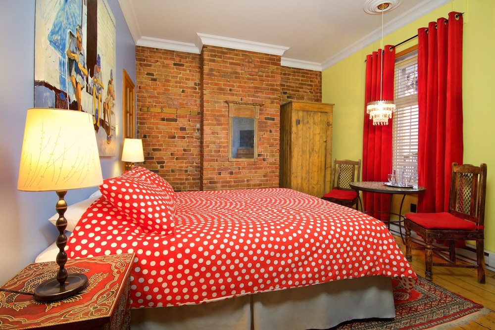 Petite Auberge Les Bons Matins B&B 13/72