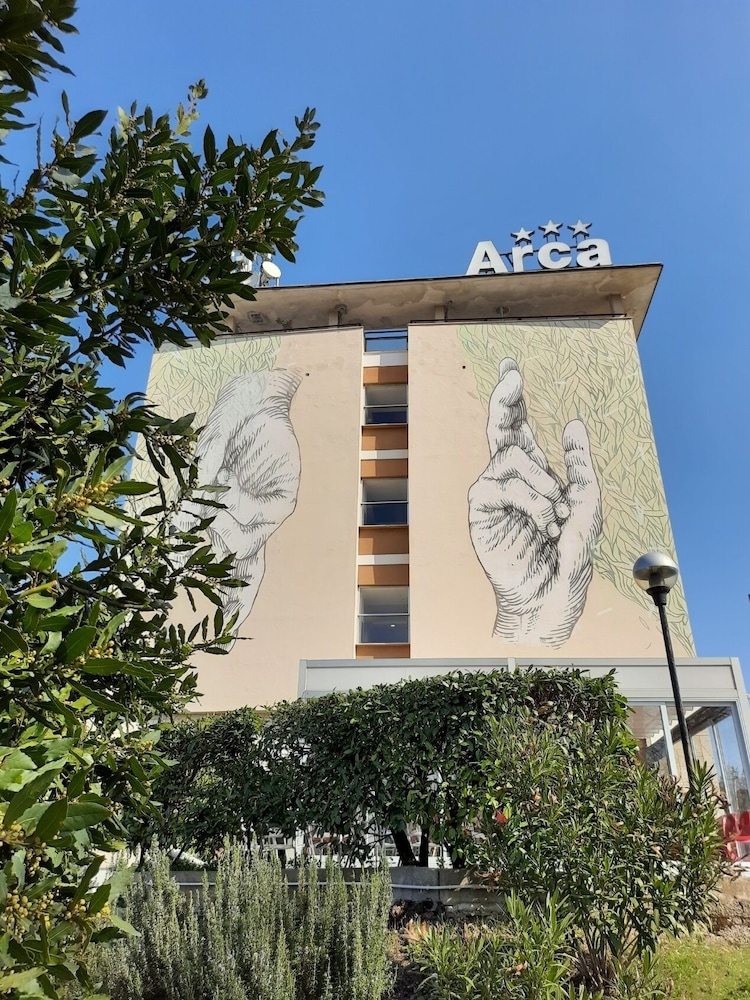 Arca Hotel 2/66