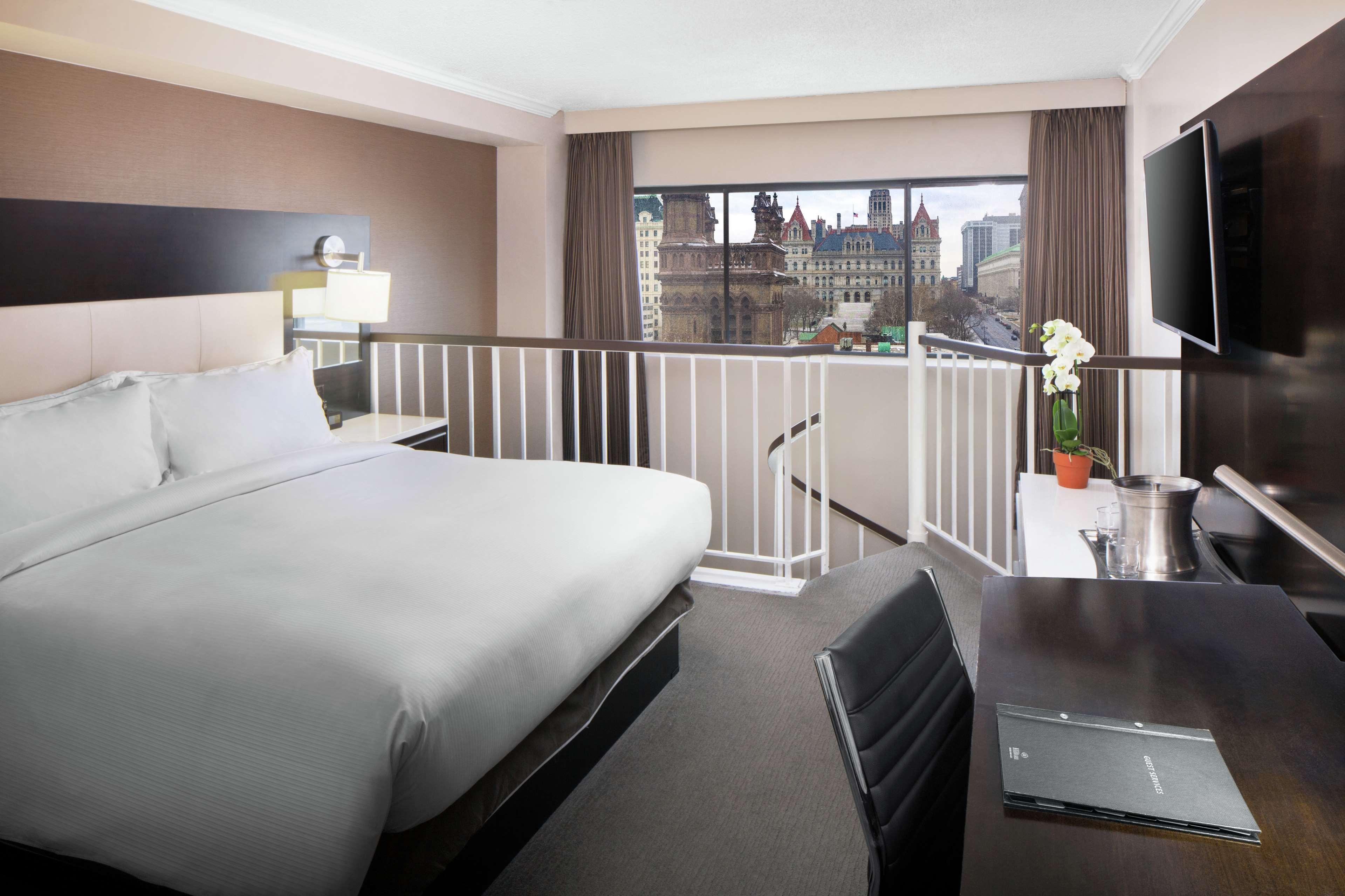 BI LEVEL, SUITE, KING BED, EXECUTIVE LEVEL