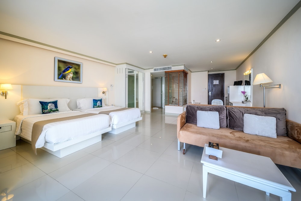 Andaman Beach Suites Hotel 7/69