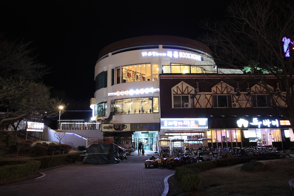 Book Home Gyeongju 4/60