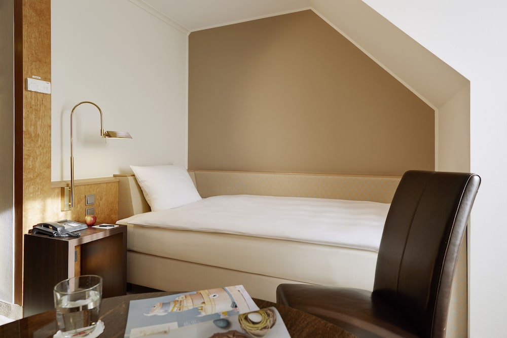 Lindner Hotel Dusseldorf Airport, part of JdV by Hyatt 21/75
