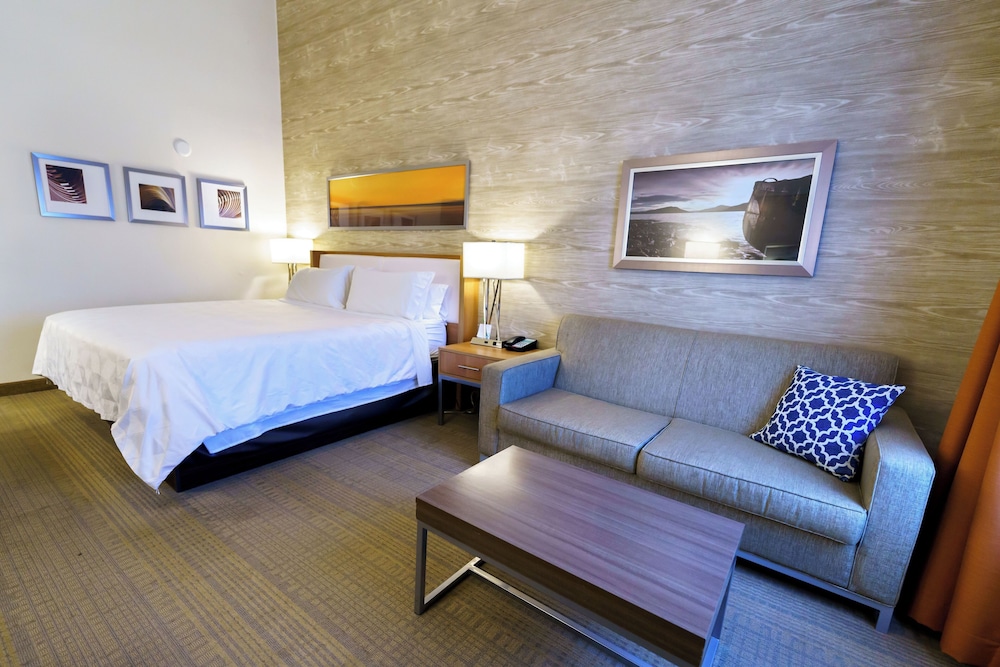 Holiday Inn Cape Cod-Falmouth 17/61