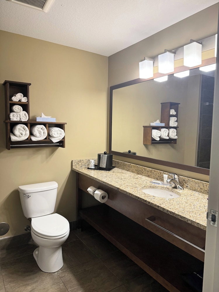 GrandStay Hotel & Suites - Delano 21/21
