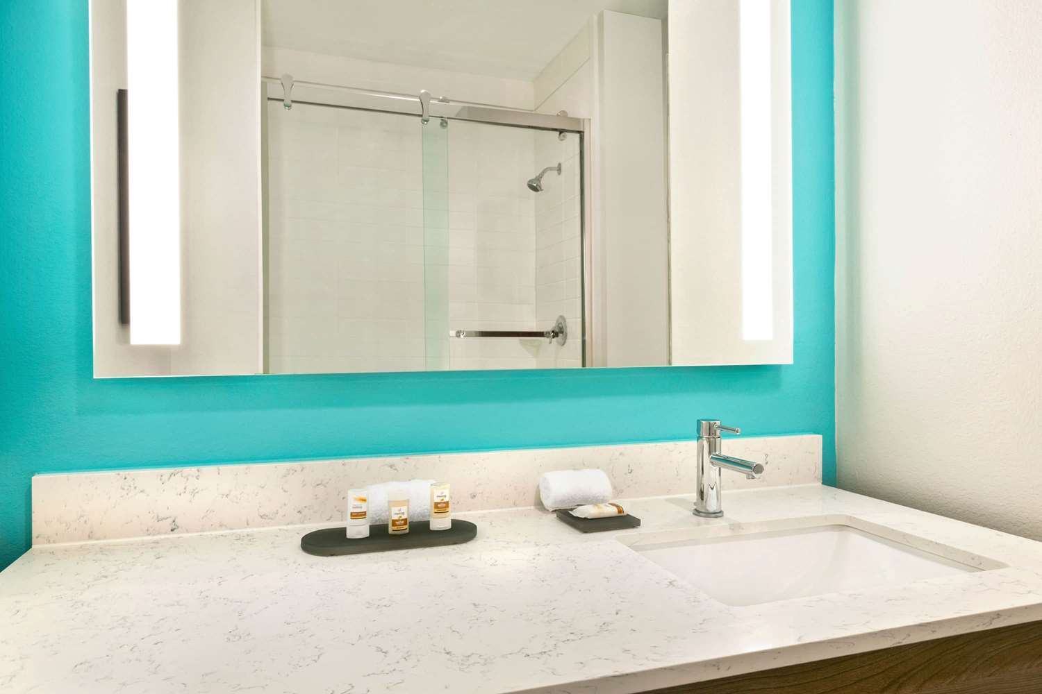 La Quinta Inn and Suites by Wyndham Richmond-Sugarland 26/28