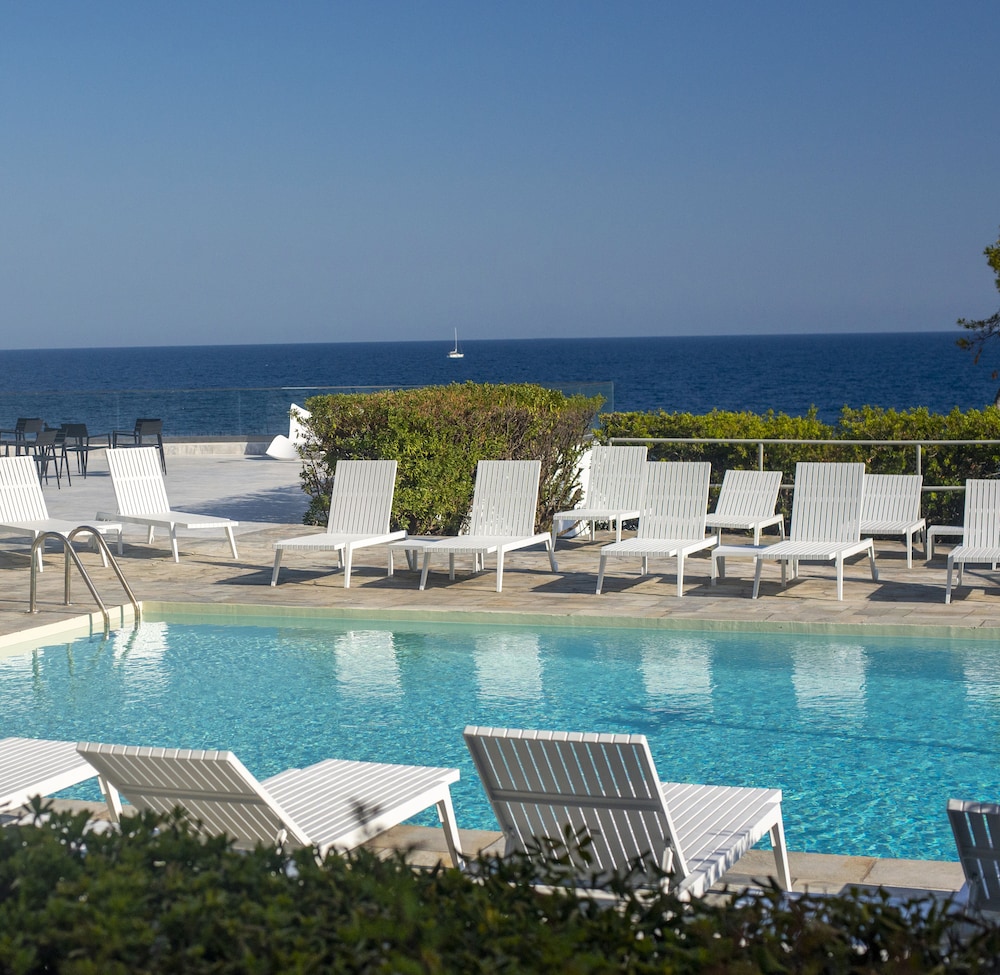 Apollo Resort 52/63