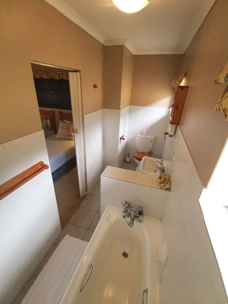Loerie Guesthouse 34/34