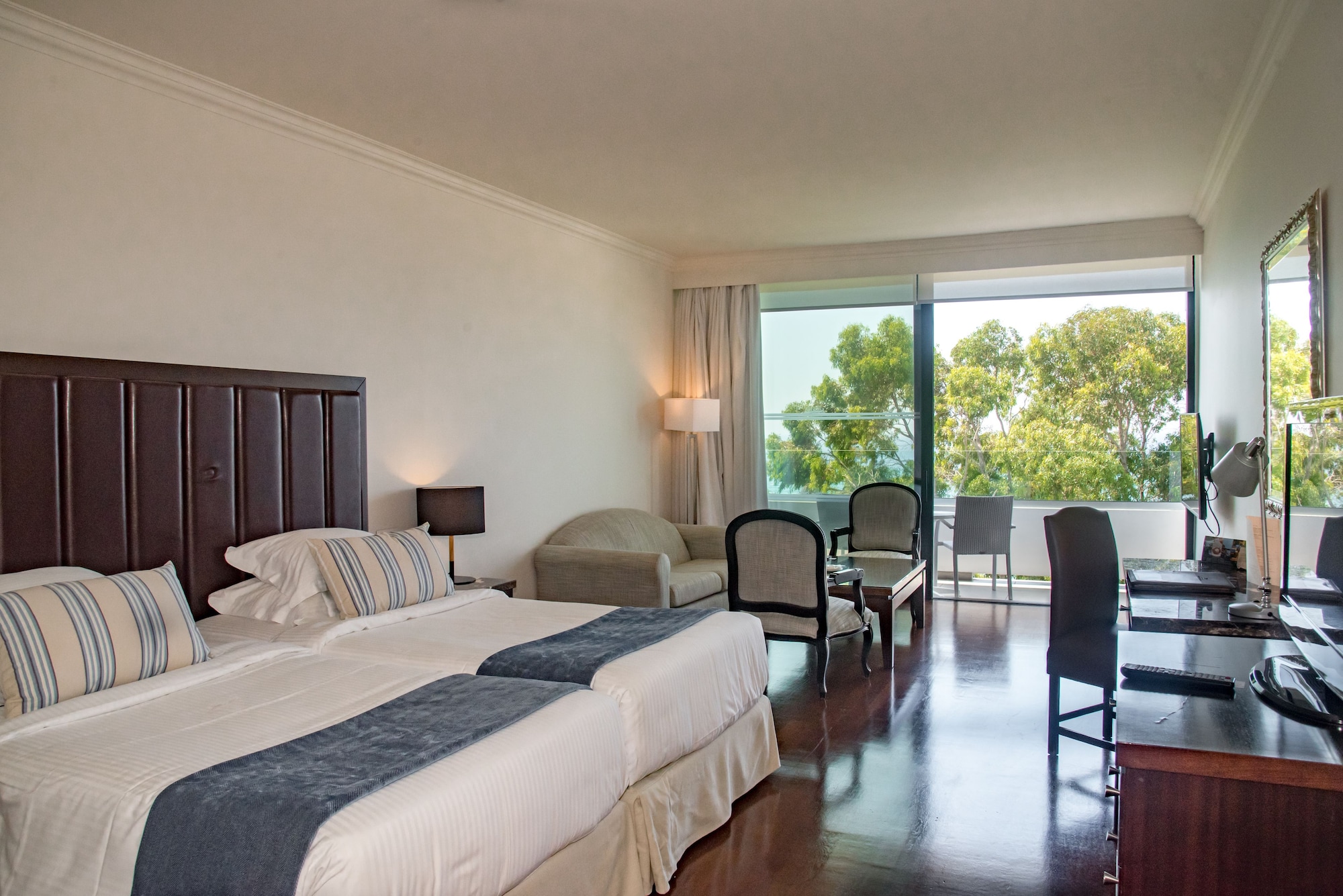 Executive, Double and Twin Beds, Sea View