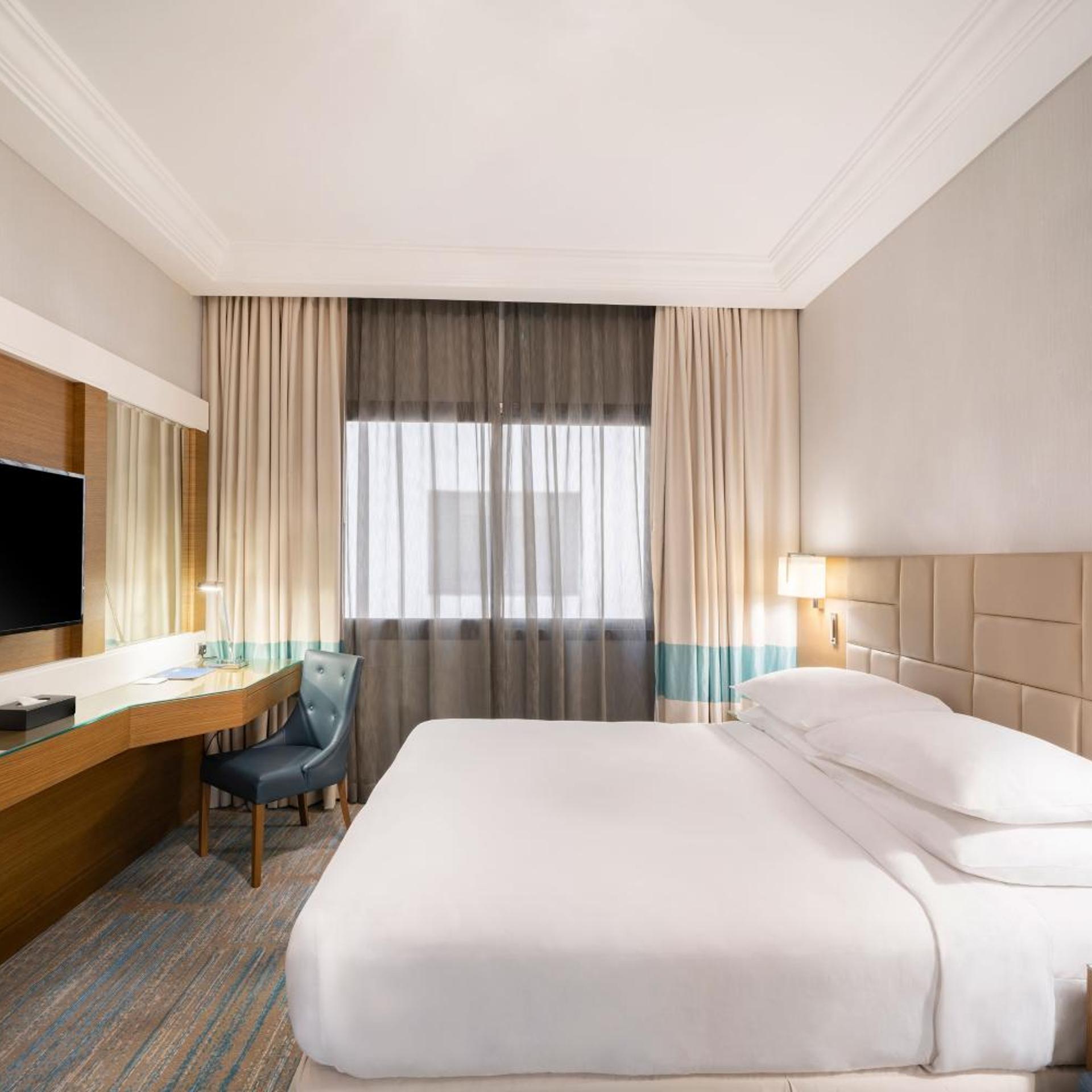 Guest Room, Classic, King Bed