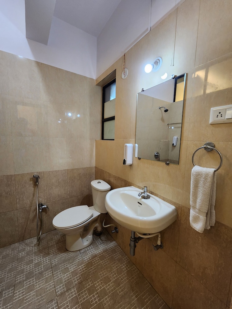 All Seasons Guest House 40/43