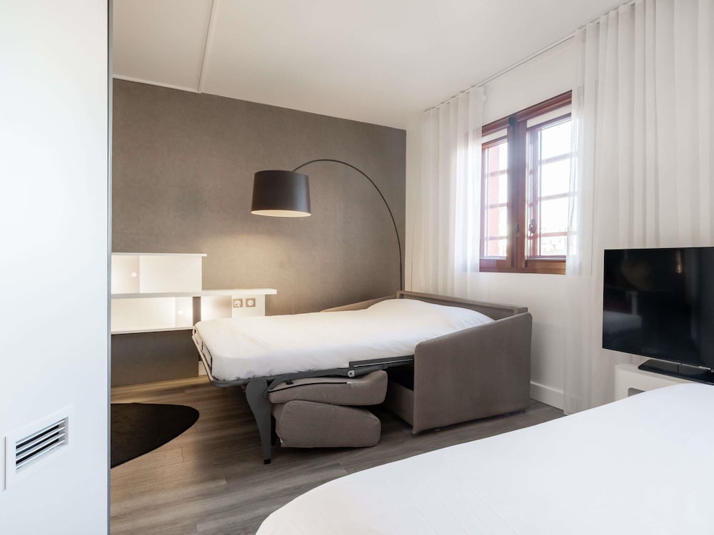 SUPERIOR, SUITE, MULTIPLE BEDS