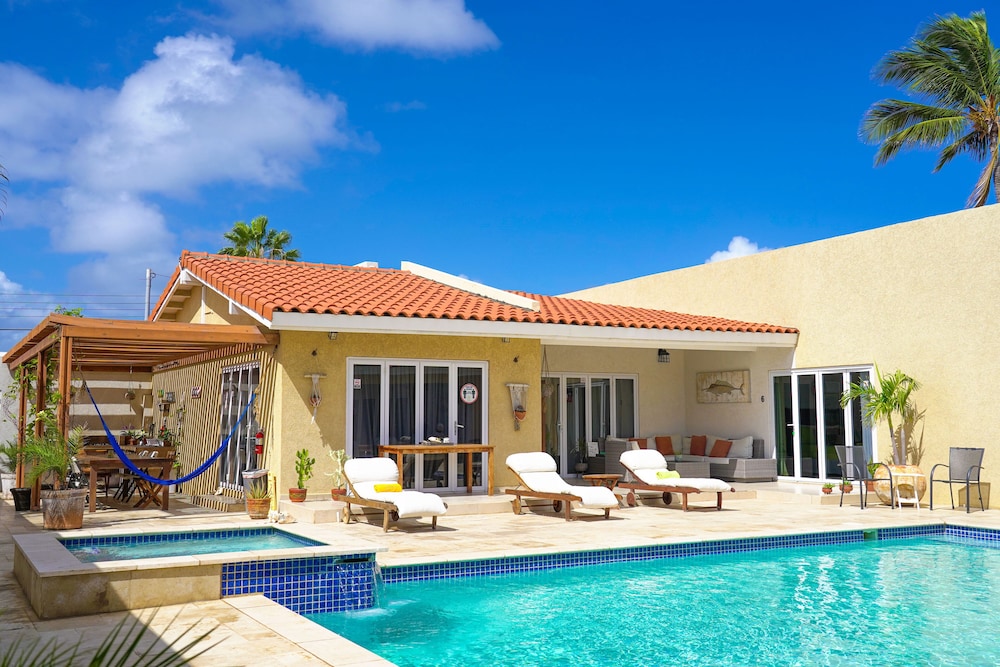 Arubas Bakval Suites 40/50