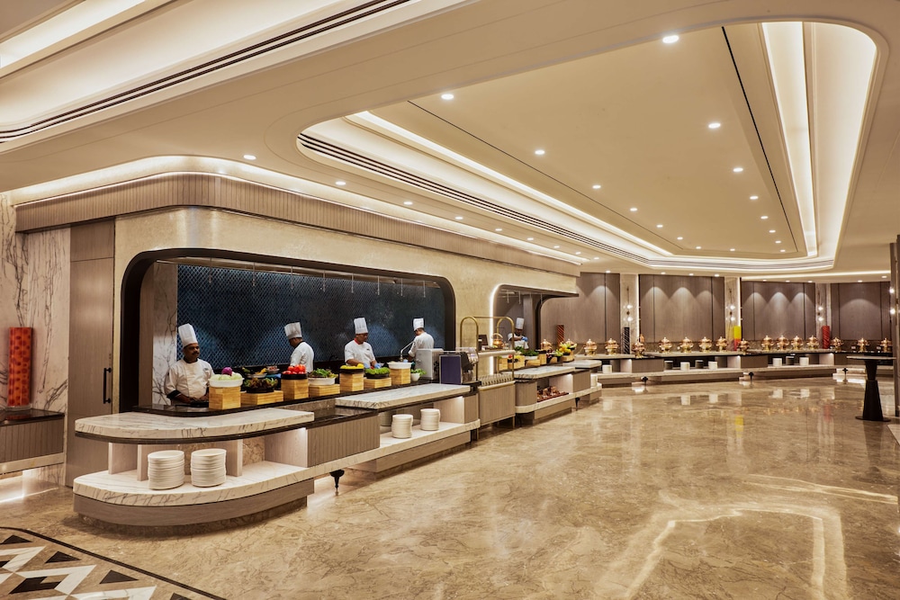 Radisson Mumbai Goregaon 12/75