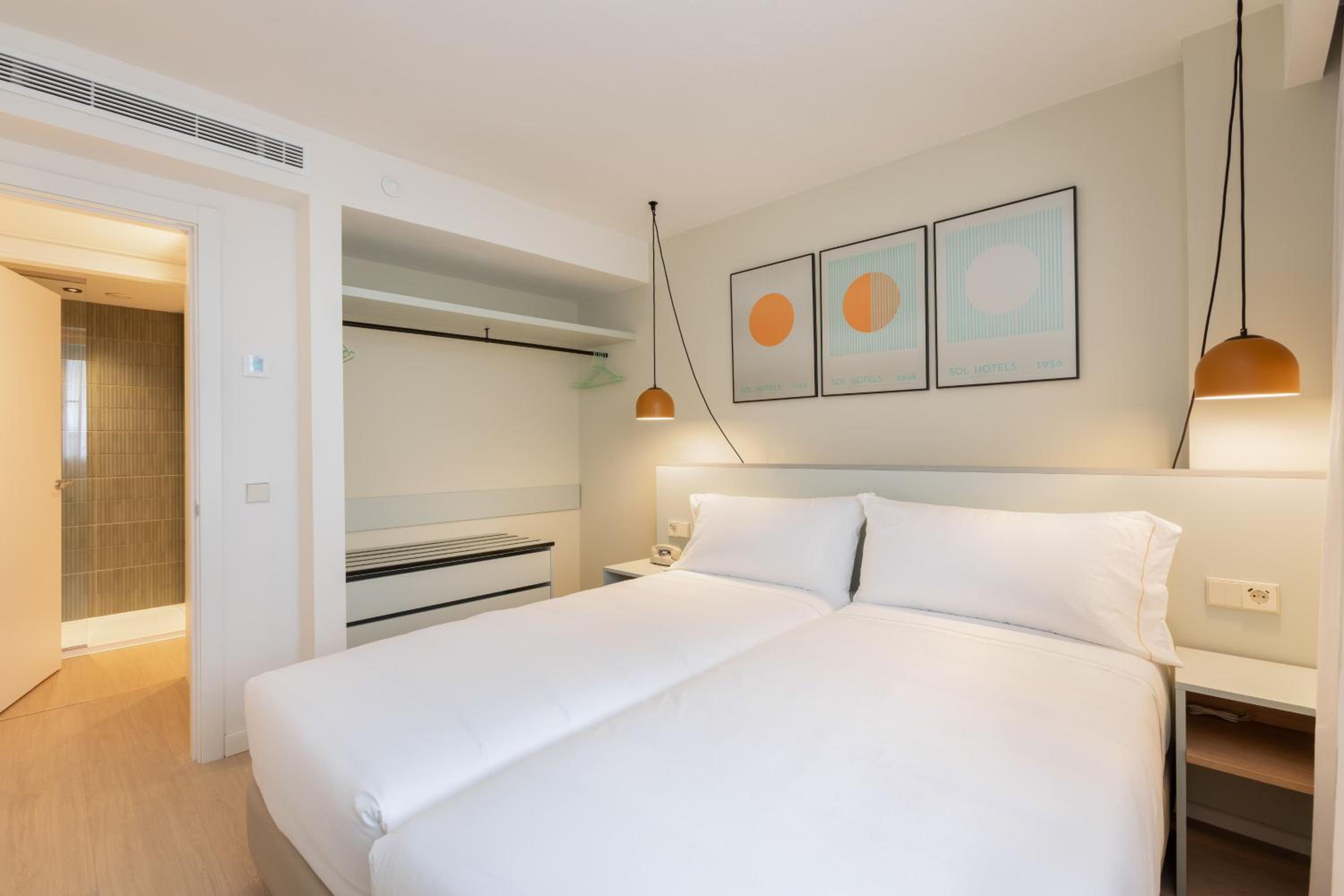Sol, Twin Beds, Ocean View, Living Area
