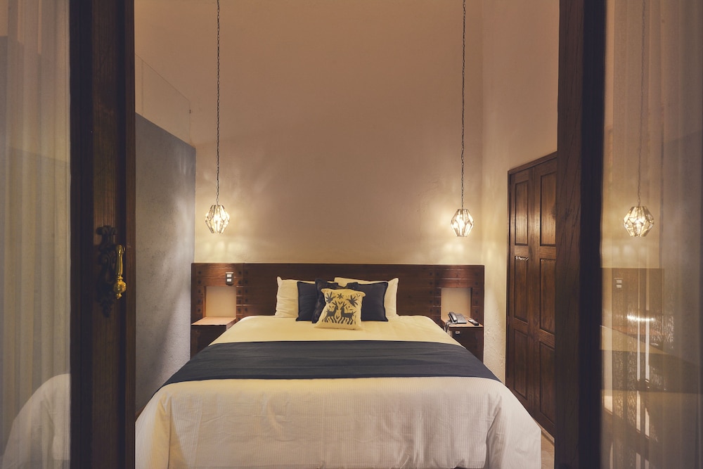 Hotel Casa Altamira 12/45