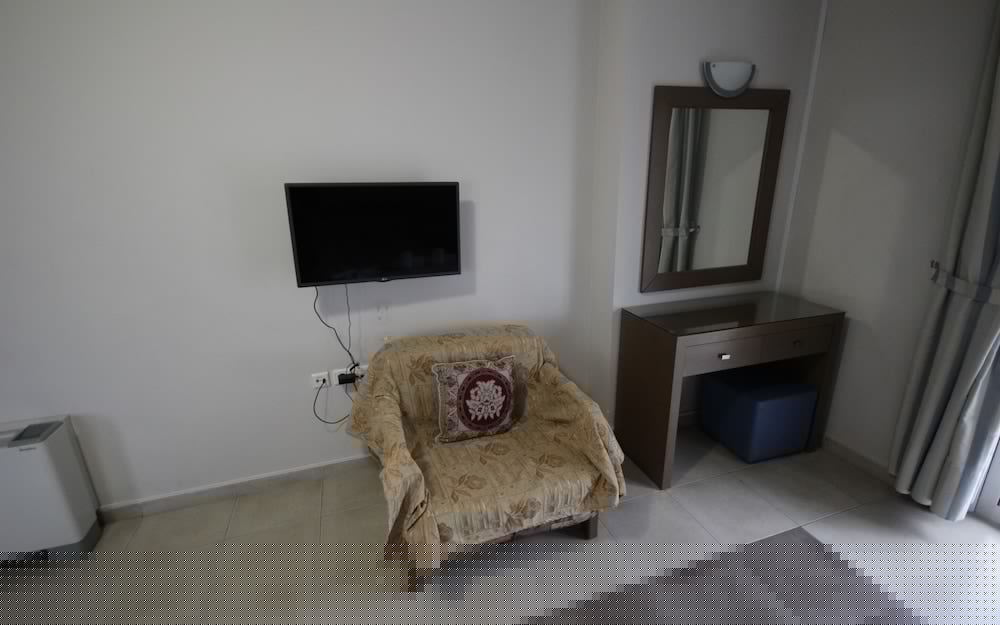 Philoxenia Hotel 33/75