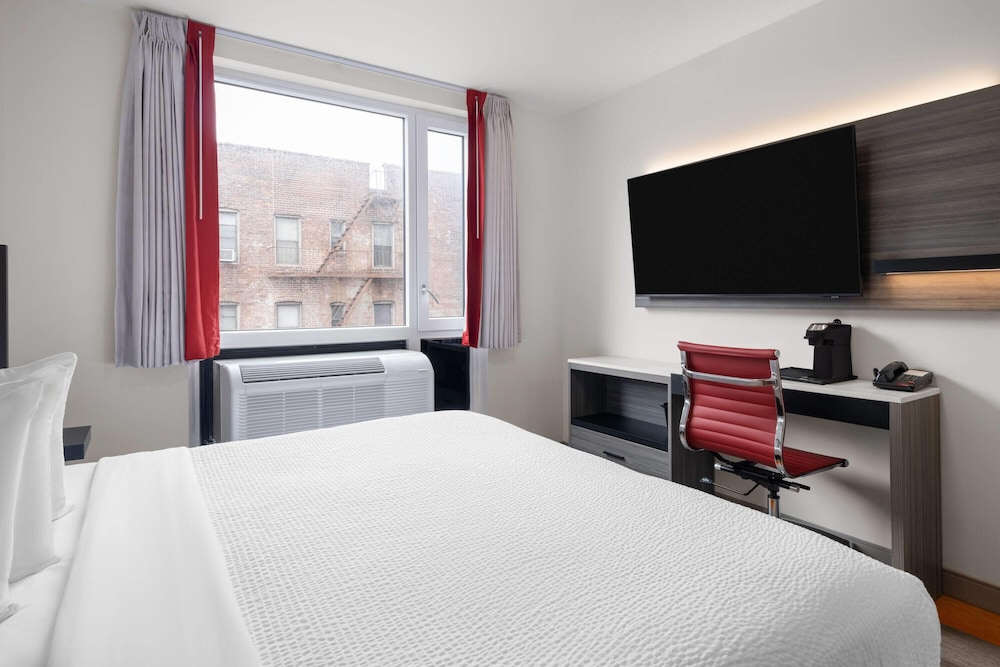 Ramada by Wyndham Brooklyn Near Flatbush 5/26