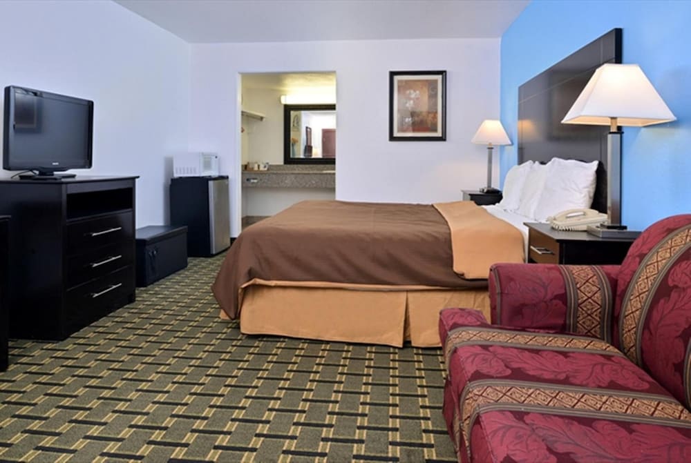 Executive Inn 22/28