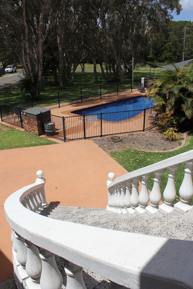 ASTON MOTEL YAMBA 49/57