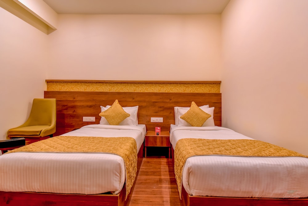 Deluxe, Twin Beds