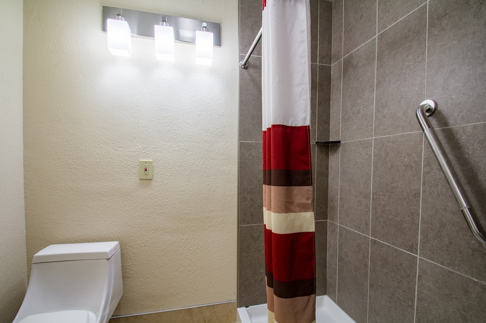 Red Roof Inn Batavia 20/47