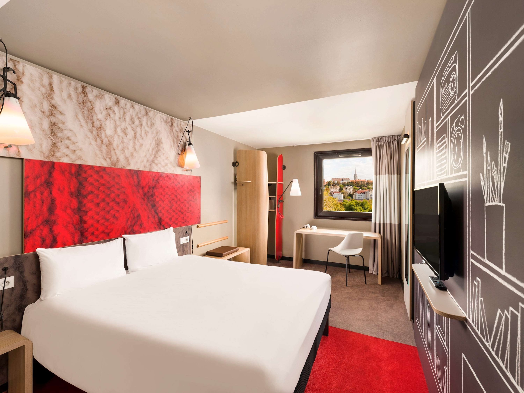 ROOM, DOUBLE BED