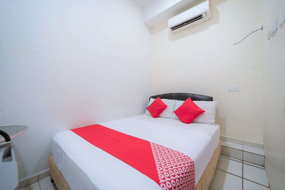 Oyo 89807 My Budget Home 13/18
